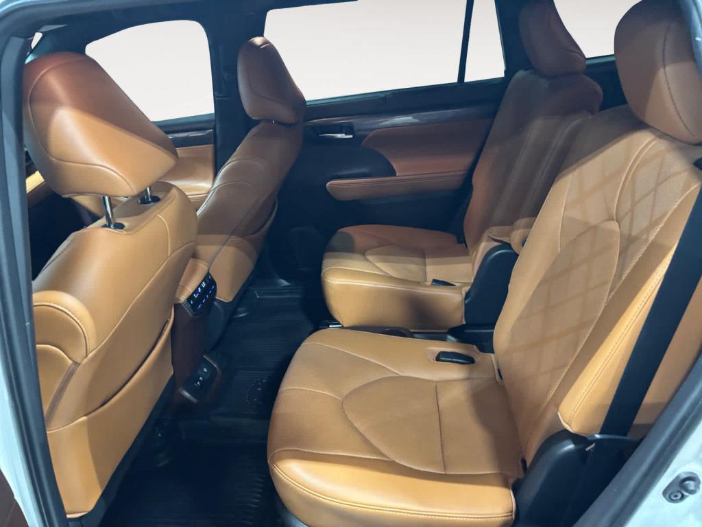 used 2020 Toyota Highlander car, priced at $32,953