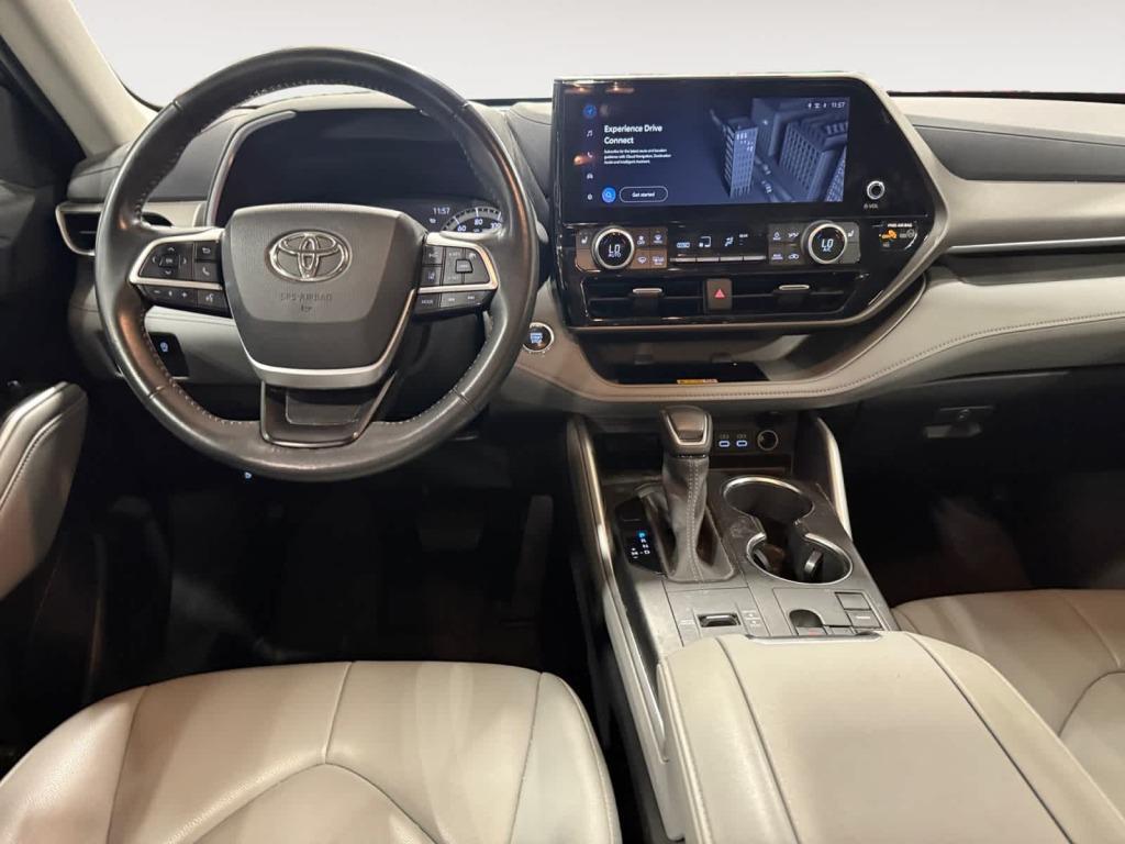 used 2023 Toyota Highlander car, priced at $34,510