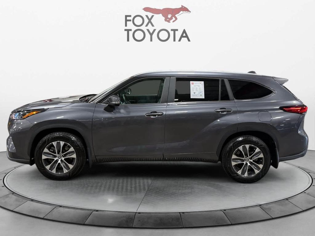 used 2023 Toyota Highlander car, priced at $34,510