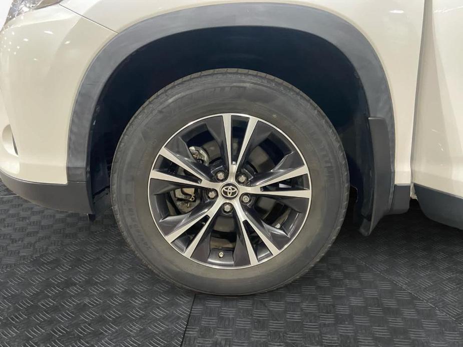 used 2019 Toyota Highlander car, priced at $27,380