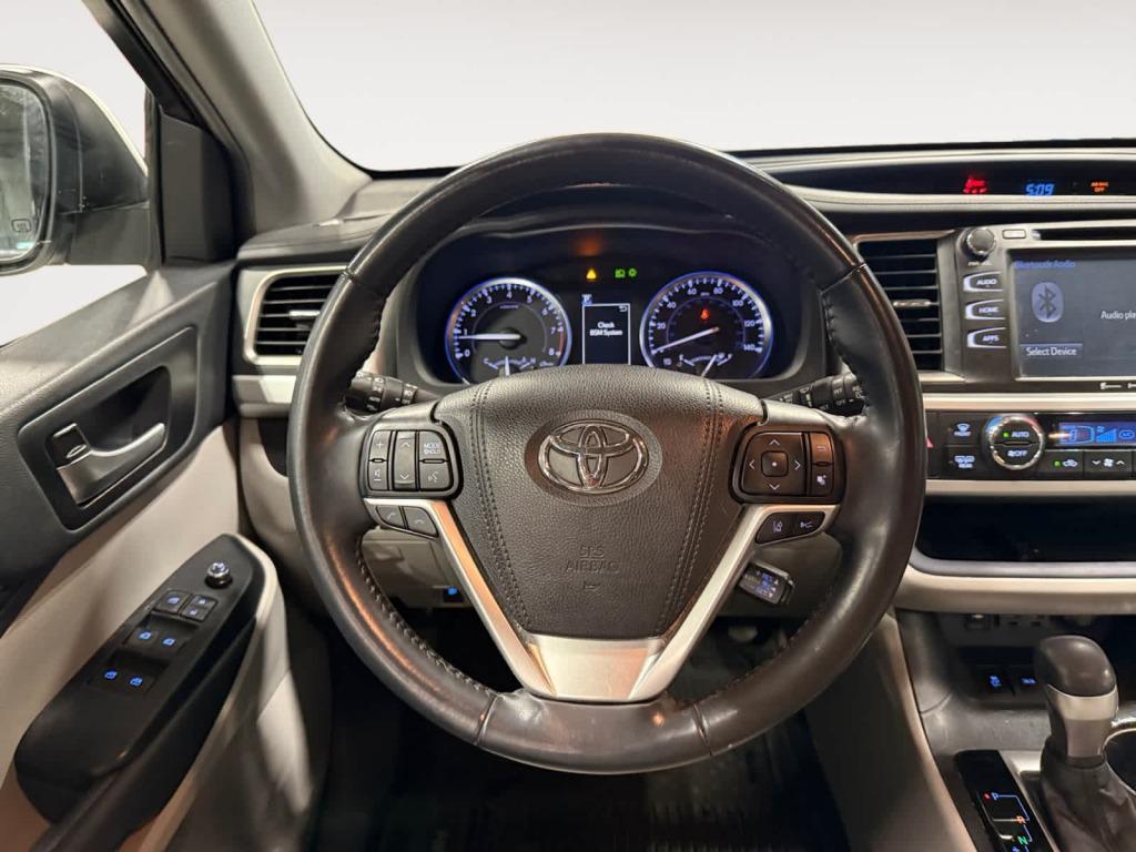 used 2019 Toyota Highlander car, priced at $23,498