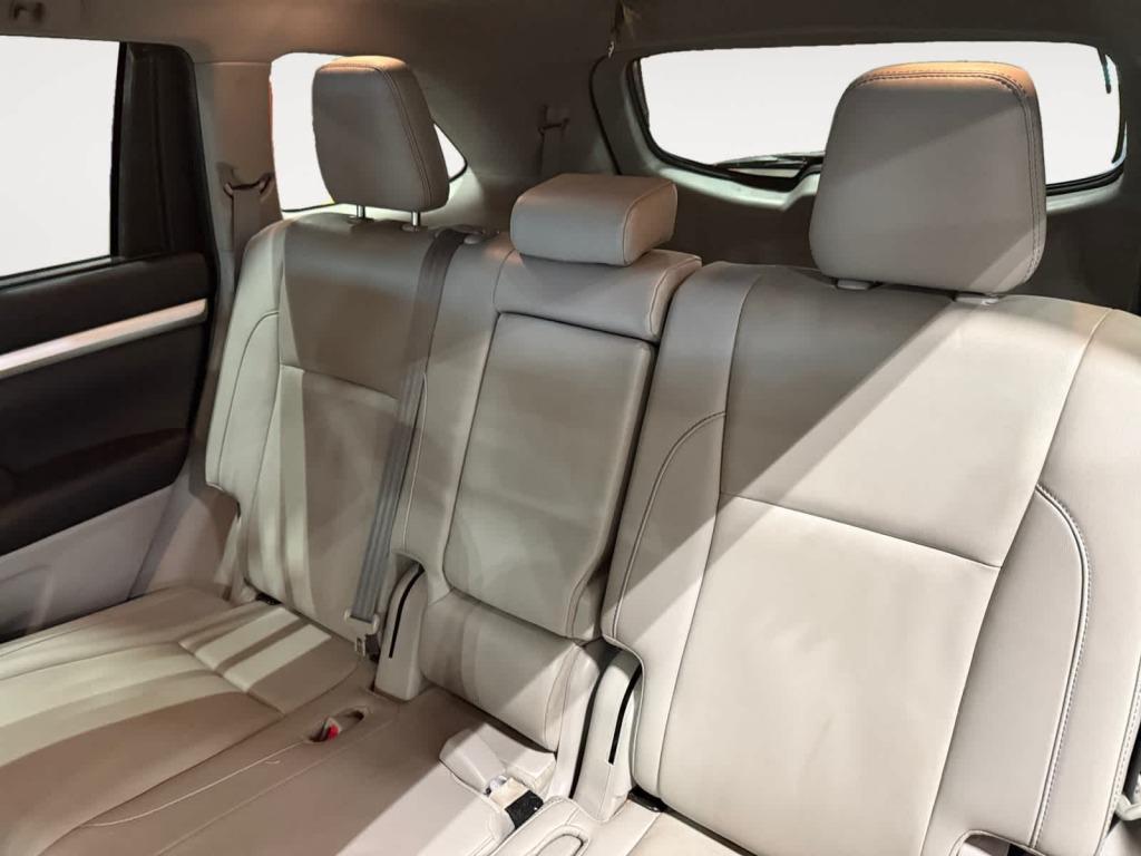 used 2019 Toyota Highlander car, priced at $23,498