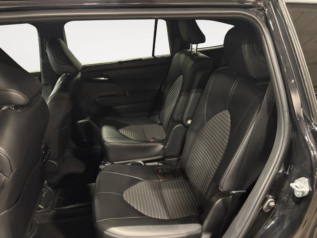 used 2024 Toyota Highlander car, priced at $43,601