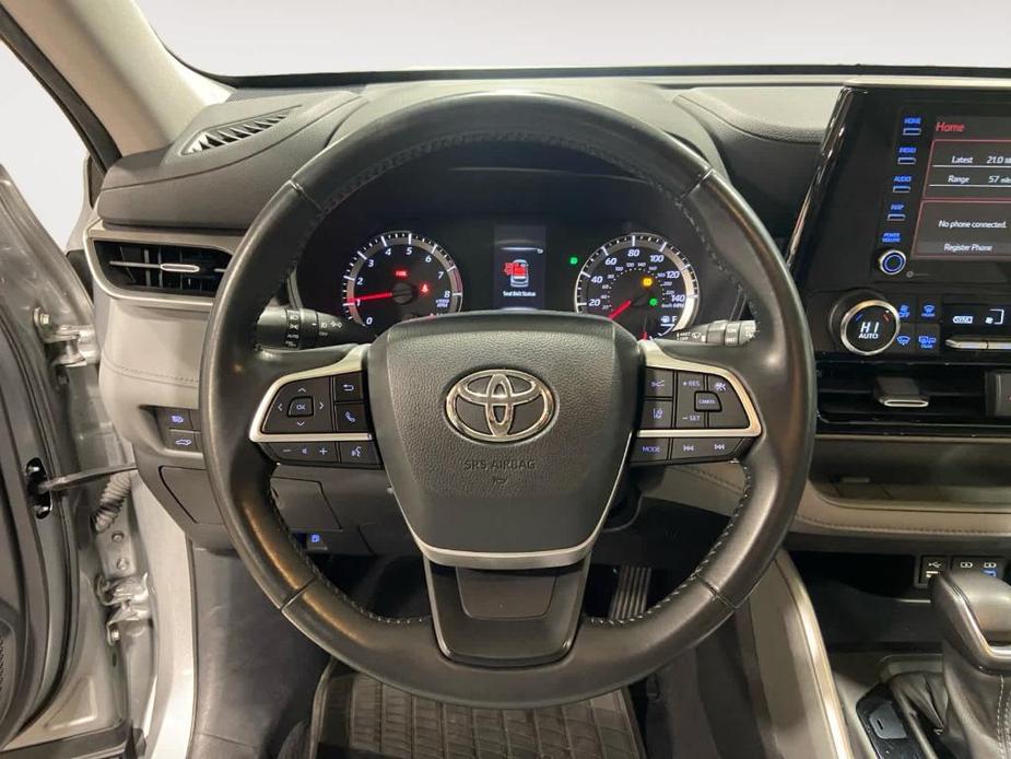 used 2022 Toyota Highlander car, priced at $34,598