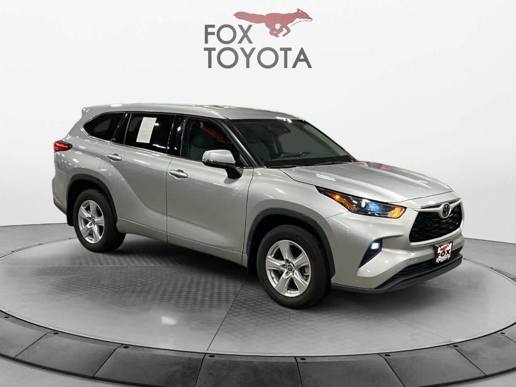 used 2022 Toyota Highlander car, priced at $34,598