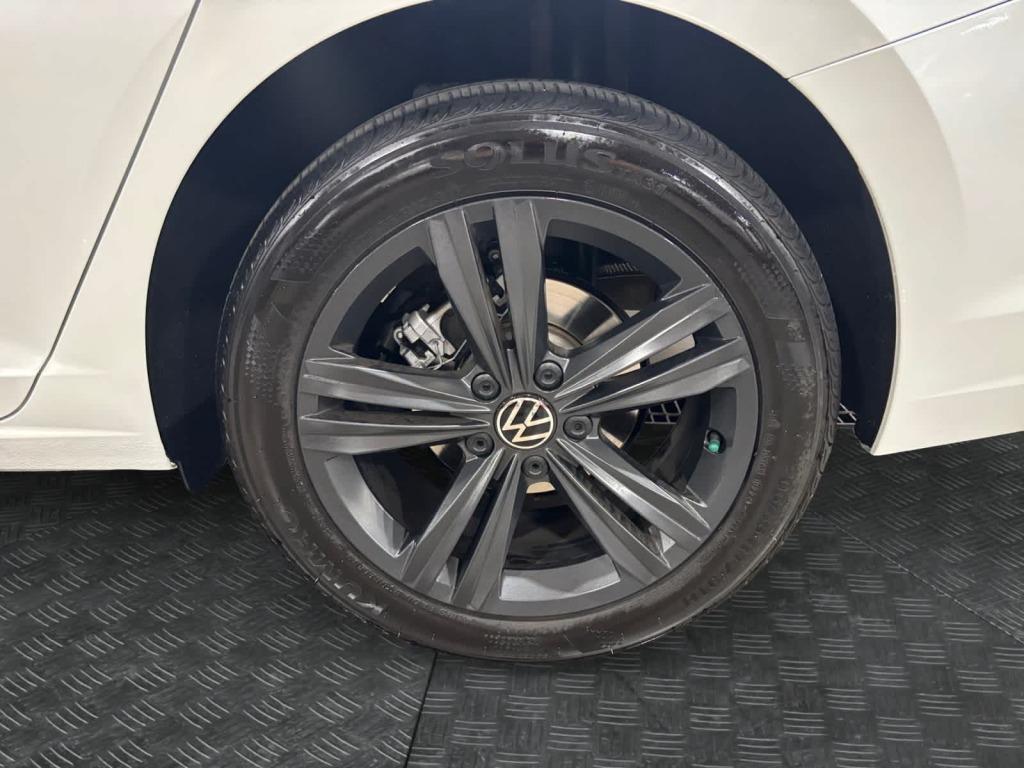 used 2024 Volkswagen Jetta car, priced at $23,521