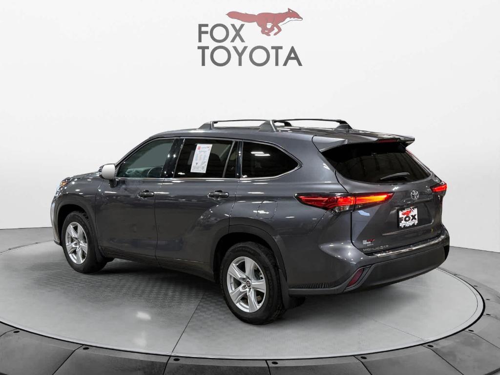 used 2022 Toyota Highlander car, priced at $31,660