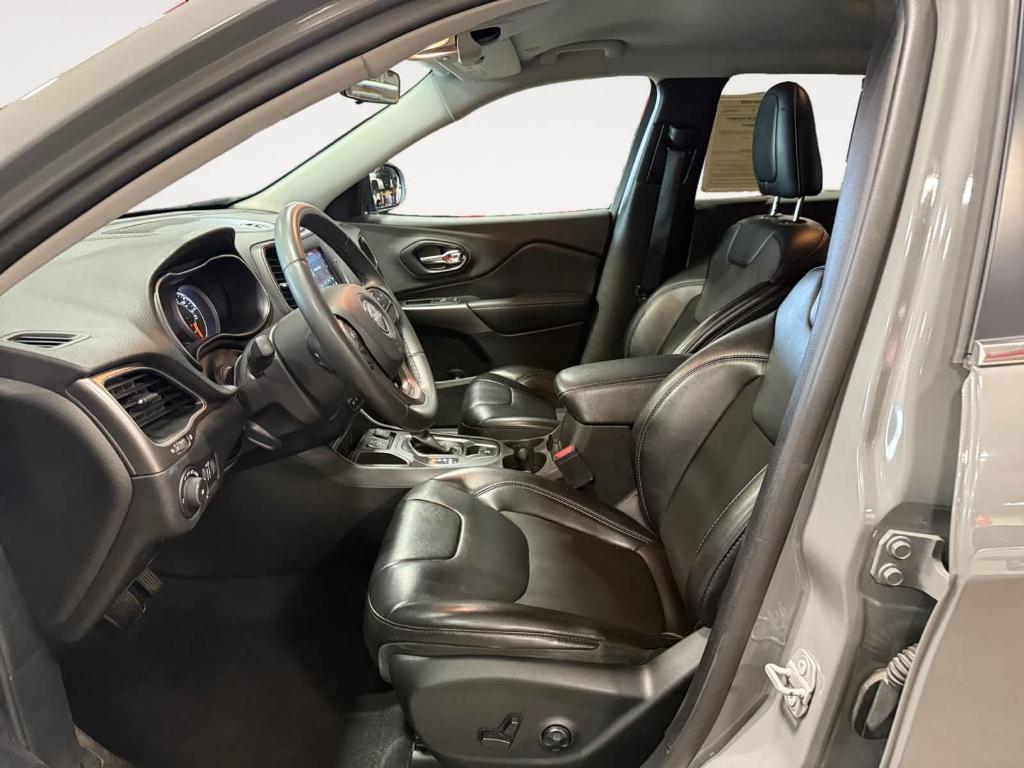 used 2020 Jeep Cherokee car, priced at $13,858