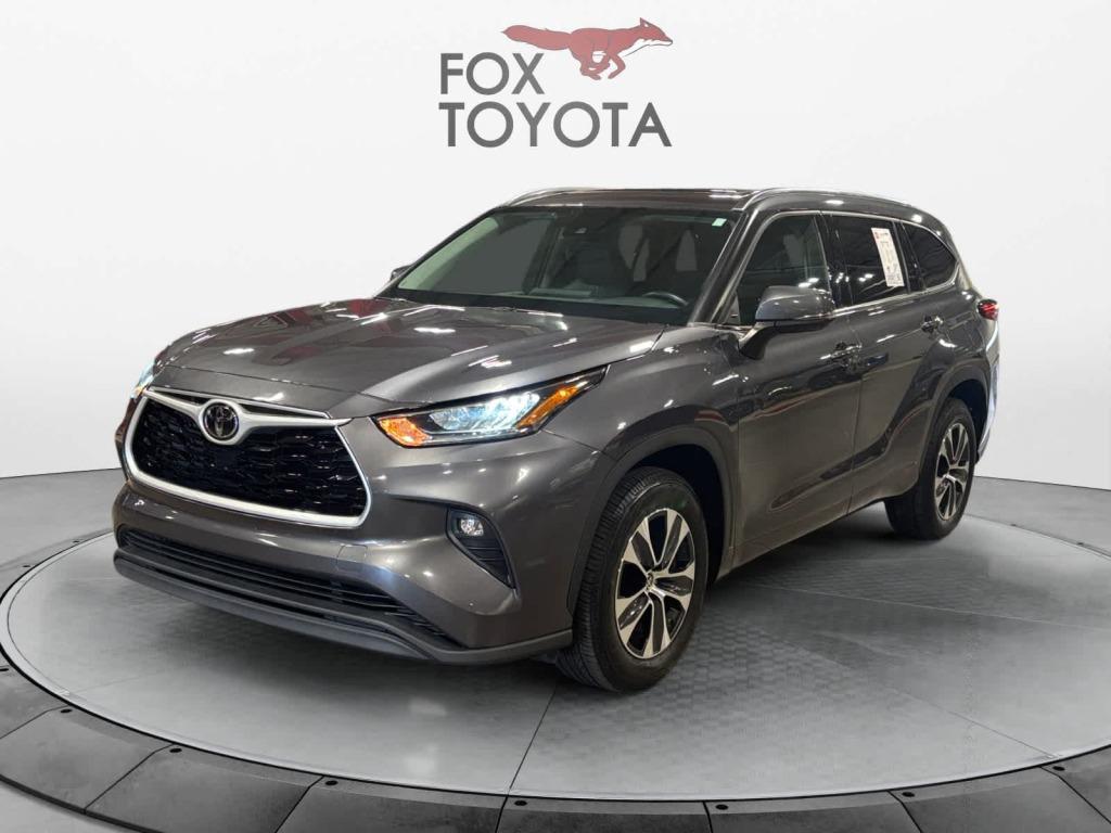 used 2020 Toyota Highlander car, priced at $28,058