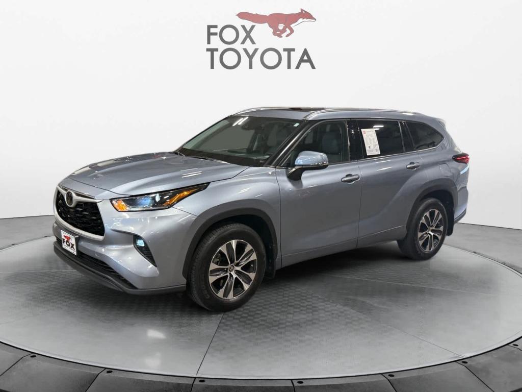 used 2021 Toyota Highlander car, priced at $35,113