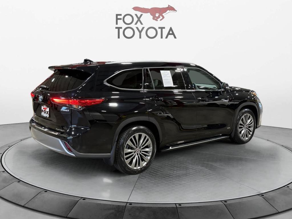 used 2020 Toyota Highlander Hybrid car, priced at $37,900