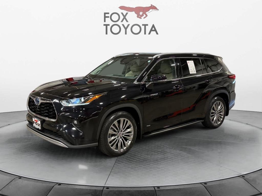 used 2020 Toyota Highlander Hybrid car, priced at $37,900