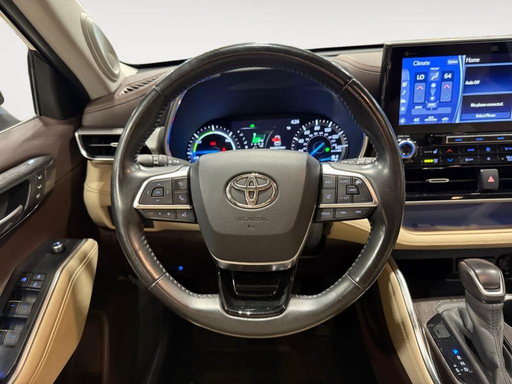 used 2020 Toyota Highlander Hybrid car, priced at $37,900