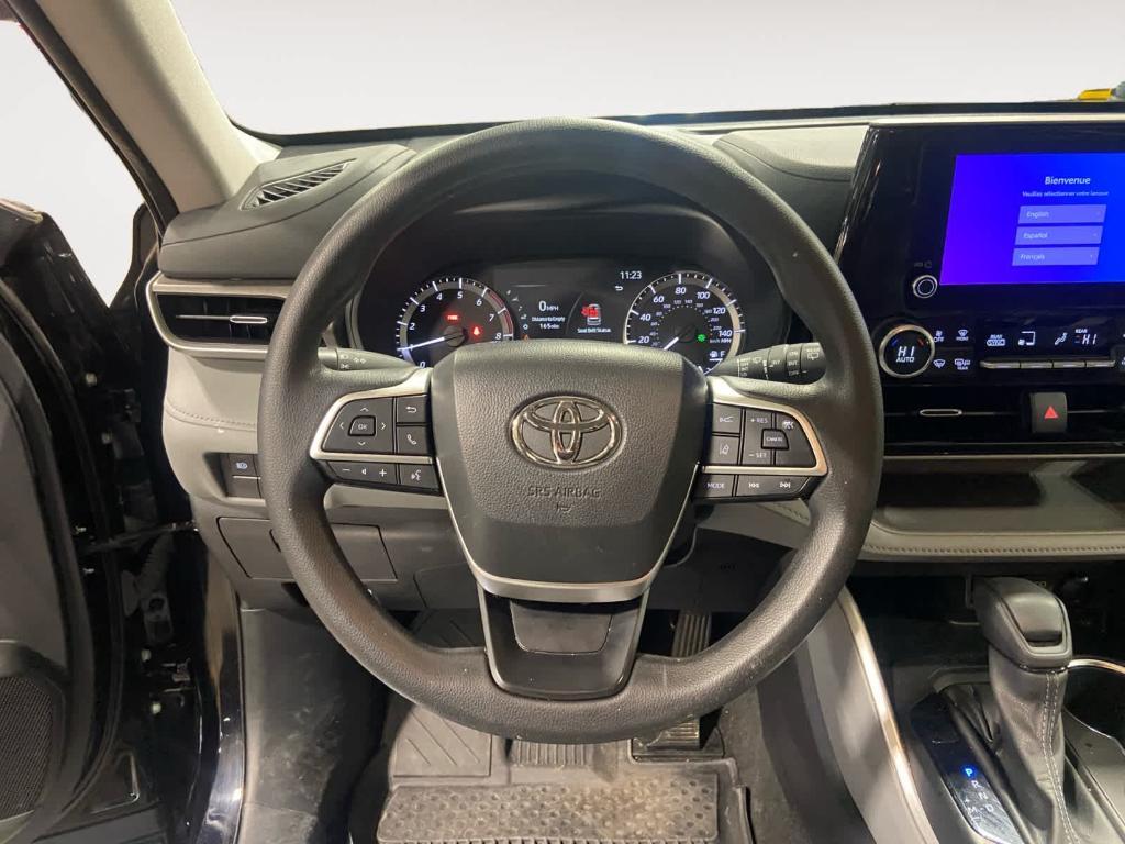 used 2023 Toyota Highlander car, priced at $35,200