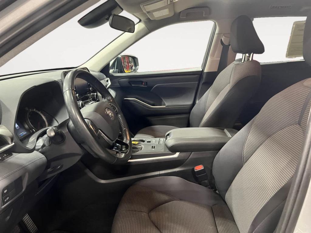 used 2021 Toyota Highlander car, priced at $30,324