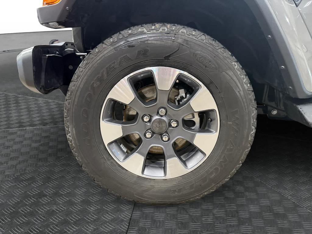 used 2022 Jeep Wrangler Unlimited car, priced at $31,610
