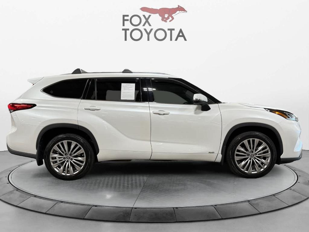 used 2022 Toyota Highlander Hybrid car, priced at $42,691