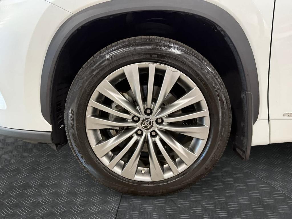 used 2022 Toyota Highlander Hybrid car, priced at $42,691