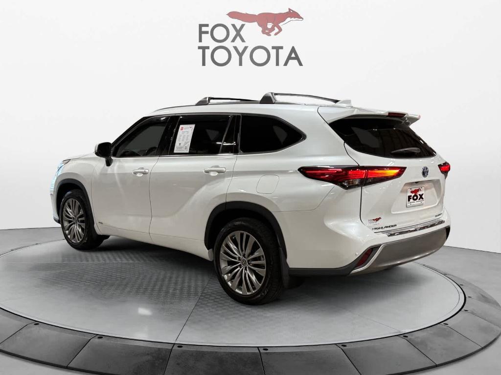 used 2022 Toyota Highlander Hybrid car, priced at $42,691