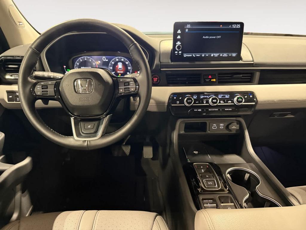 used 2025 Honda Pilot car, priced at $48,921