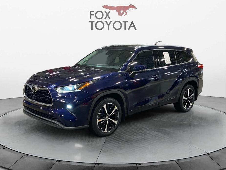 used 2021 Toyota Highlander car, priced at $33,100