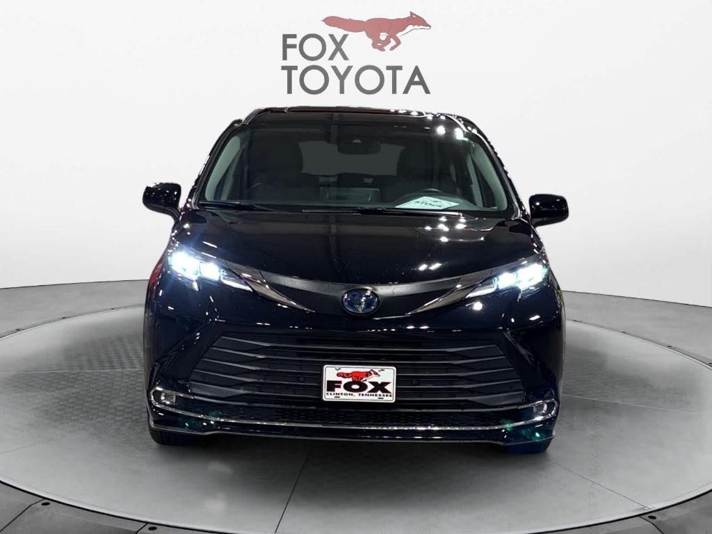 used 2021 Toyota Sienna car, priced at $38,196