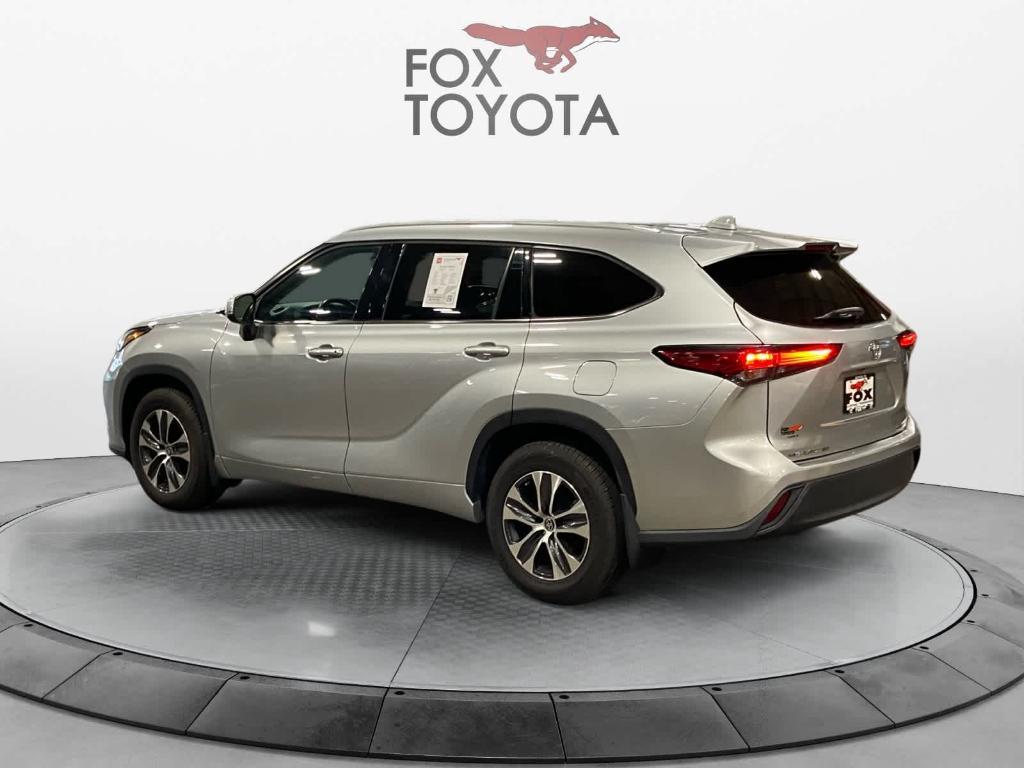 used 2022 Toyota Highlander car, priced at $34,710