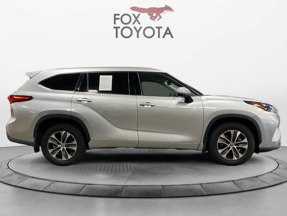 used 2022 Toyota Highlander car, priced at $34,710