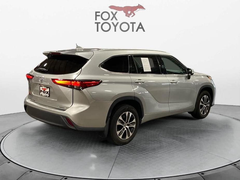 used 2022 Toyota Highlander car, priced at $34,710