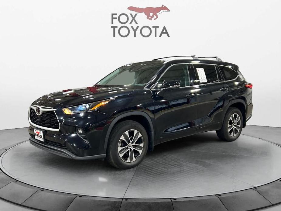 used 2022 Toyota Highlander car, priced at $39,196