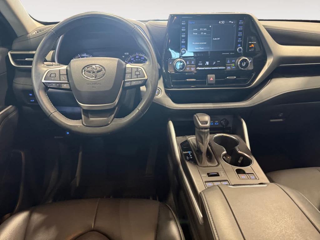 used 2022 Toyota Highlander car, priced at $39,021