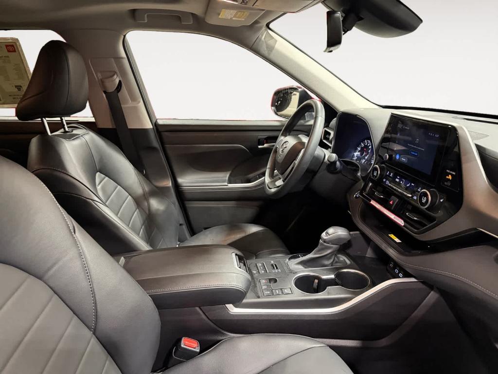 used 2024 Toyota Highlander car, priced at $44,449