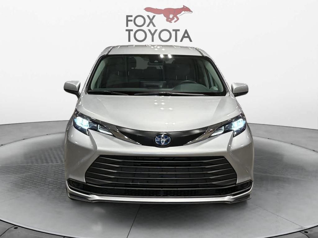 used 2024 Toyota Sienna car, priced at $39,200