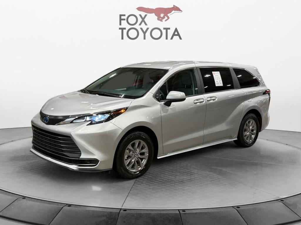 used 2024 Toyota Sienna car, priced at $39,200