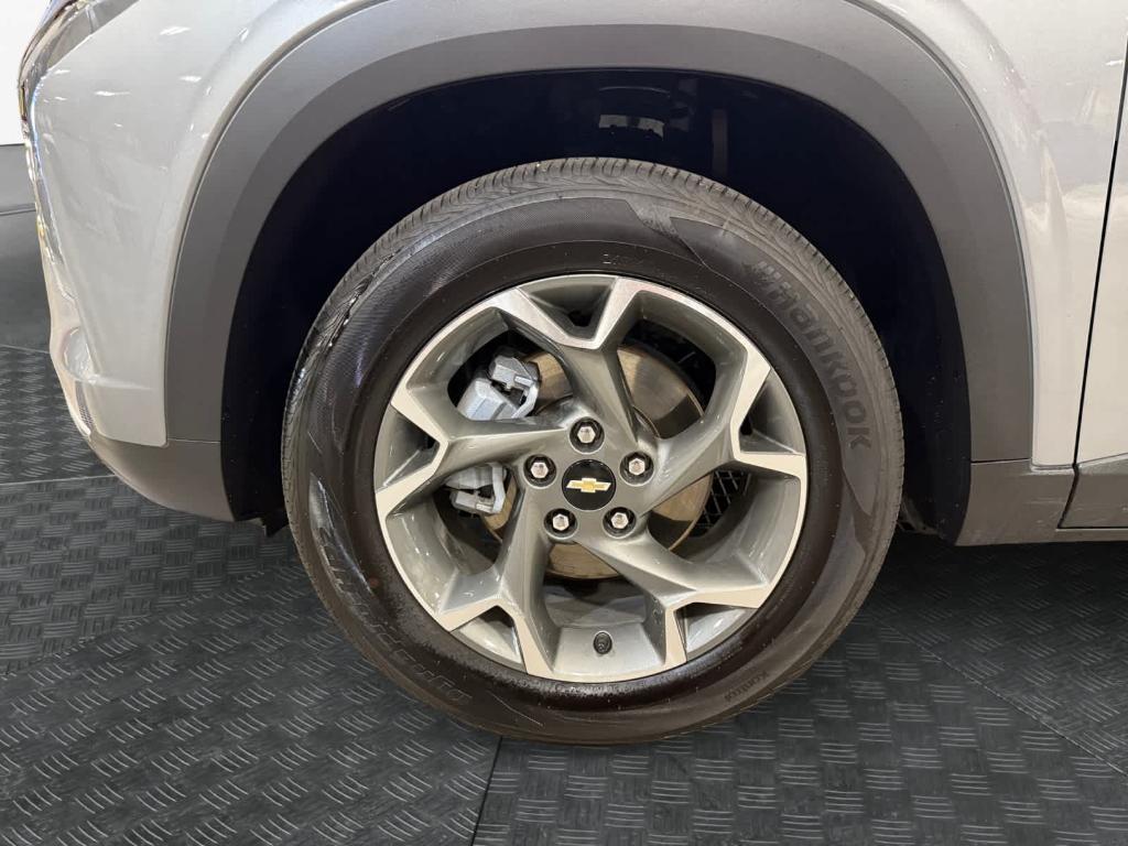 used 2025 Chevrolet Trax car, priced at $23,804