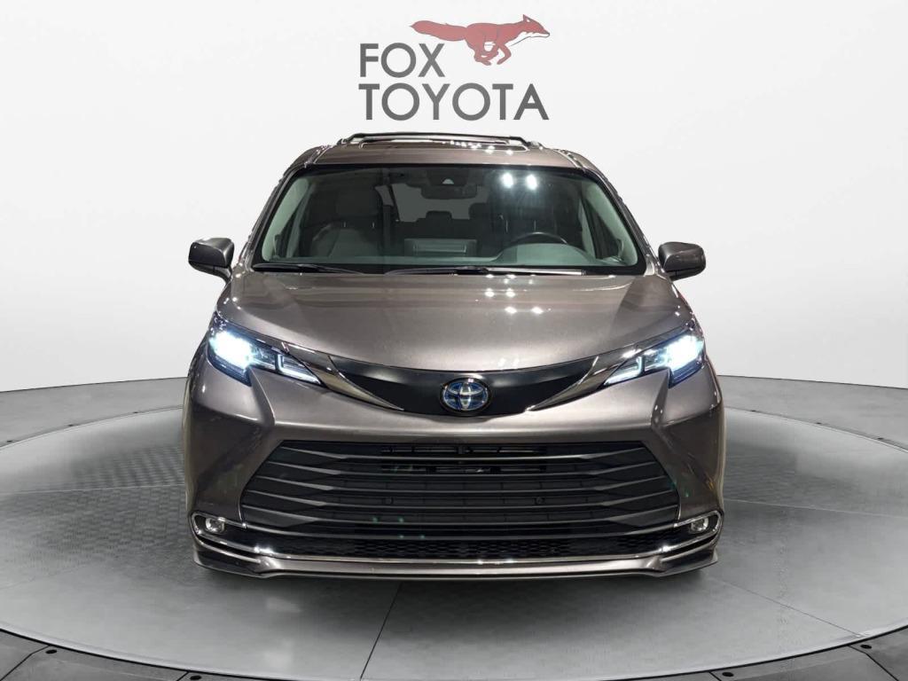 used 2023 Toyota Sienna car, priced at $38,991