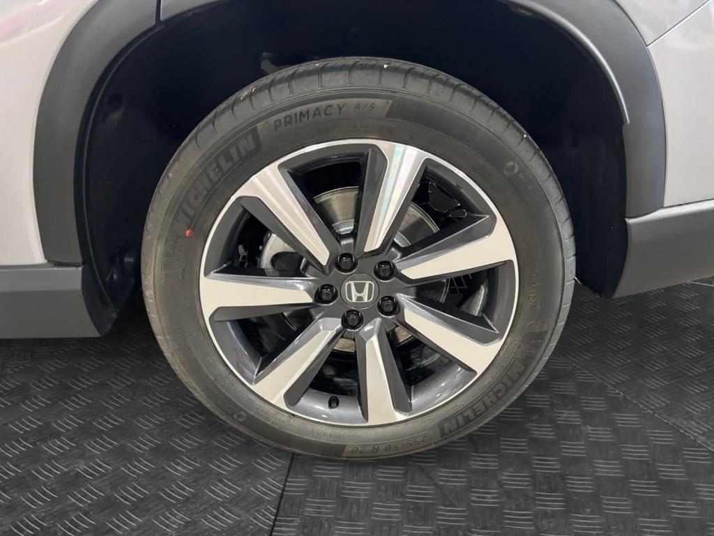 used 2025 Honda Pilot car, priced at $48,273