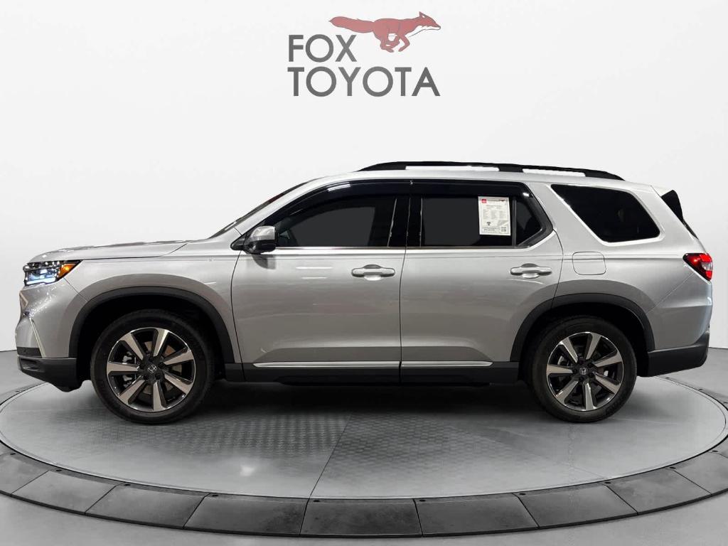 used 2025 Honda Pilot car, priced at $48,273