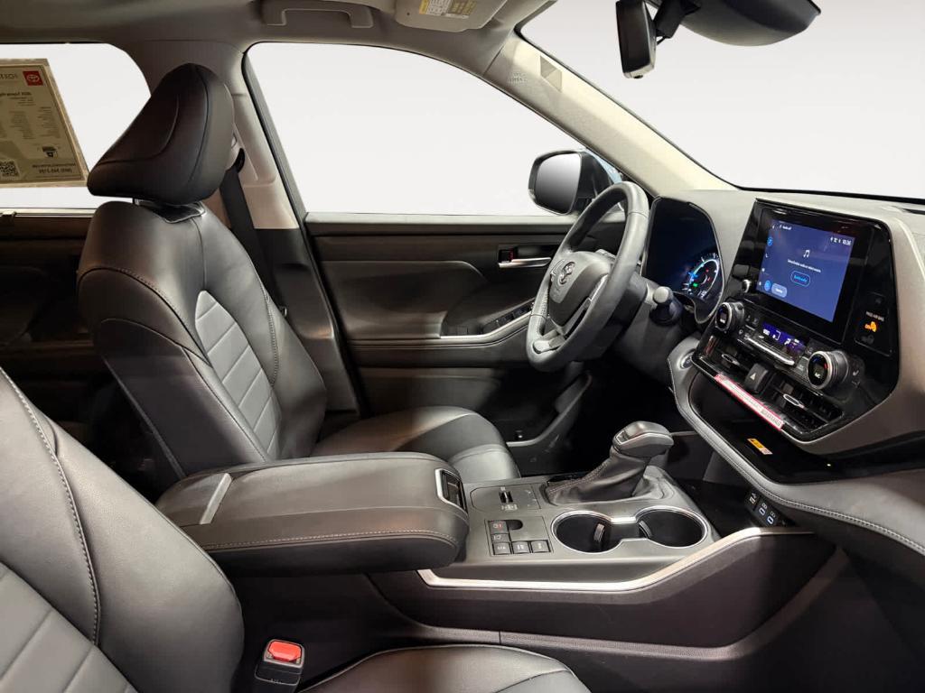 used 2024 Toyota Highlander Hybrid car, priced at $49,869