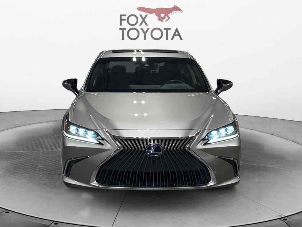 used 2019 Lexus ES 300h car, priced at $32,121