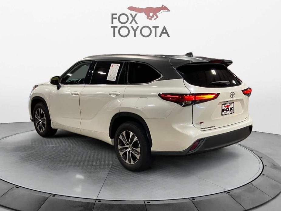 used 2021 Toyota Highlander car, priced at $31,900