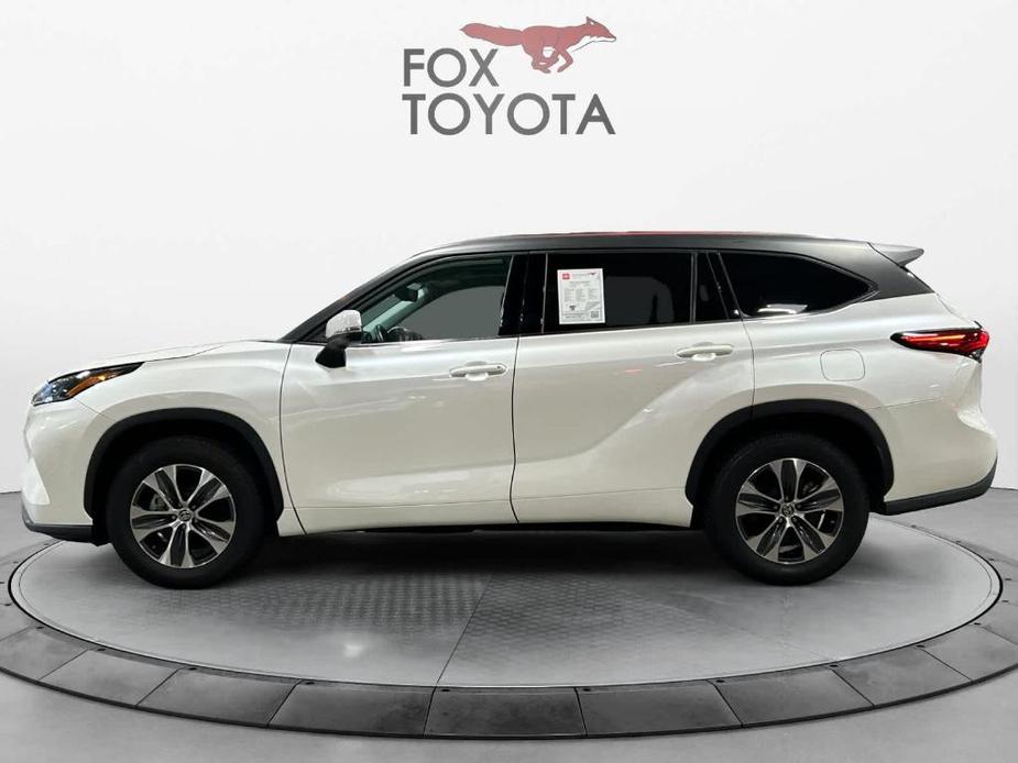 used 2021 Toyota Highlander car, priced at $33,420