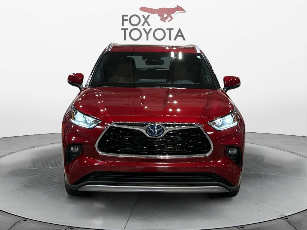 used 2024 Toyota Highlander Hybrid car, priced at $50,598