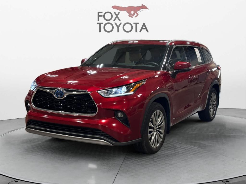used 2024 Toyota Highlander Hybrid car, priced at $52,098