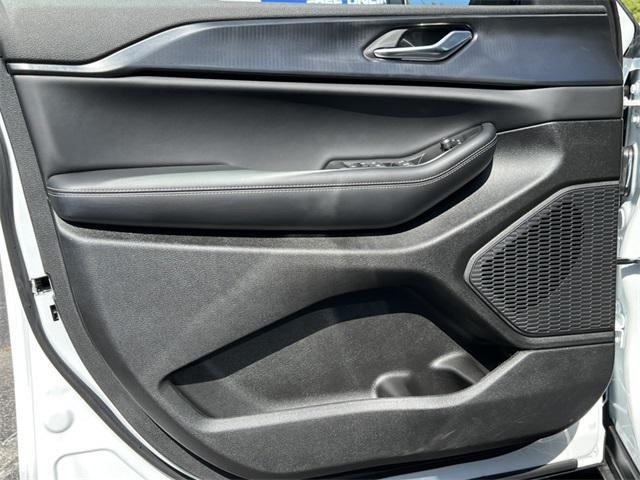 new 2025 Jeep Grand Cherokee car, priced at $47,848