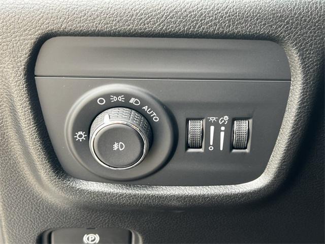 new 2025 Jeep Grand Cherokee car, priced at $52,446