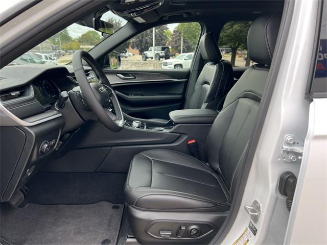 new 2025 Jeep Grand Cherokee car, priced at $52,446