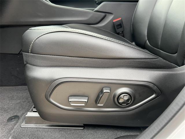 new 2025 Jeep Grand Cherokee L car, priced at $53,796