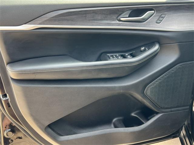 used 2023 Jeep Grand Cherokee car, priced at $27,700