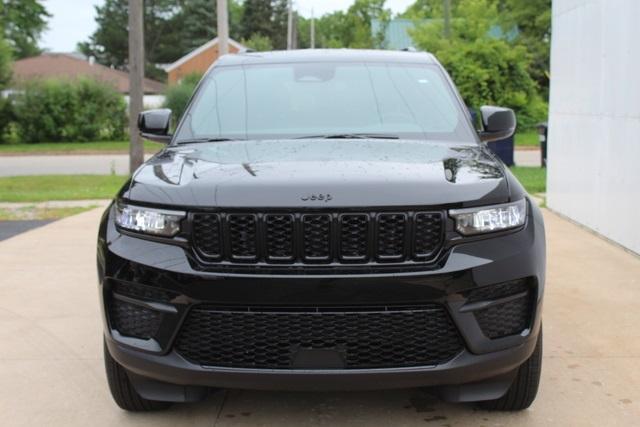 new 2024 Jeep Grand Cherokee car, priced at $46,310